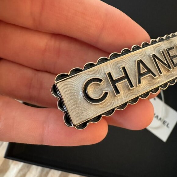 Authentic Chanel Hair Clip Barrette CC logo - Picture 7 of 7